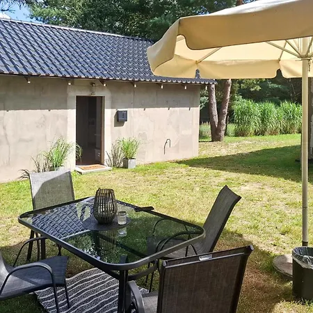 Nice Home In Dargobadz With Wifi Dargobądz